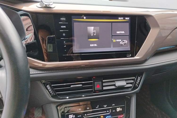 Used Volkswagen Tharu 2021 280TSI Two-Wheel Drive Comfort Edition Audio And AC Panel