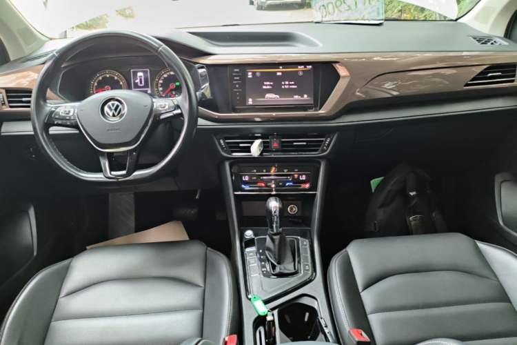 Used Volkswagen Tharu 2021 280TSI Two-Wheel Drive Comfort Edition Audio And AC Panel