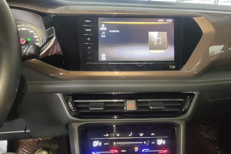 Used Volkswagen Tharu 2021 280TSI Two-Wheel Drive Comfort Edition Audio And AC Panel