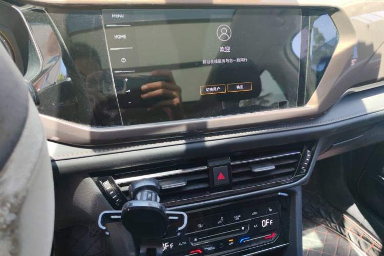 Used Volkswagen Tharu 2021 280TSI Two-Wheel-Drive Luxury Edition Audio And AC Panel