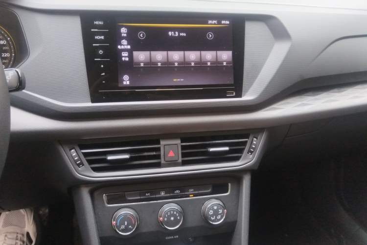 Used Volkswagen Tharu 2021 280TSI Two-Wheel Drive Trend Edition Audio And AC Panel