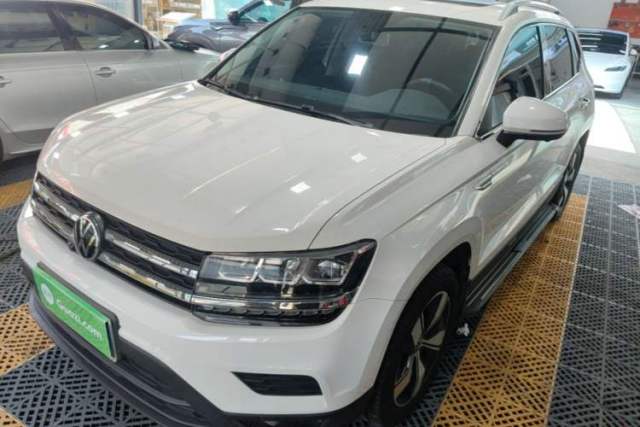 Używany Volkswagen Tharu 2021 280TSI Two-Wheel Drive Comfort Edition