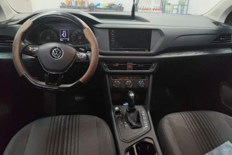 Used Volkswagen Tharu 2021 280TSI Two-Wheel Drive Trend Edition Center Console