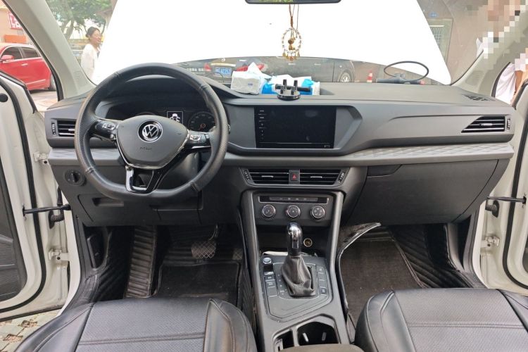 Used Volkswagen Tharu 2021 280TSI Two-Wheel Drive Trend Edition Center Console