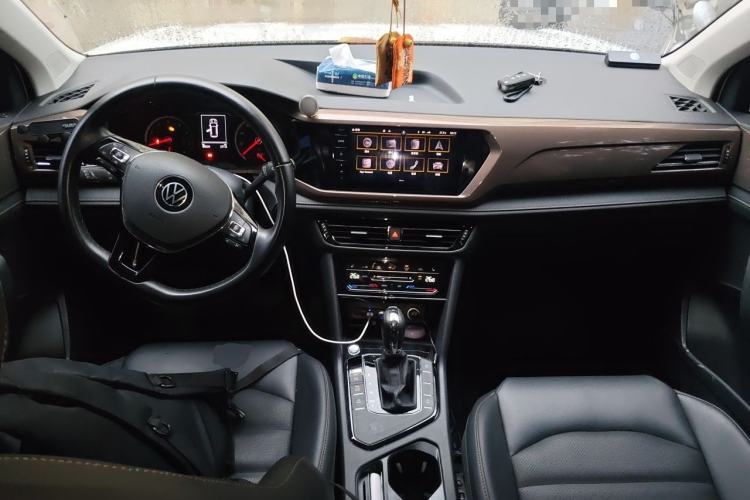 Used Volkswagen Tharu 2021 280TSI Two-Wheel-Drive Luxury Plus Edition Center Console