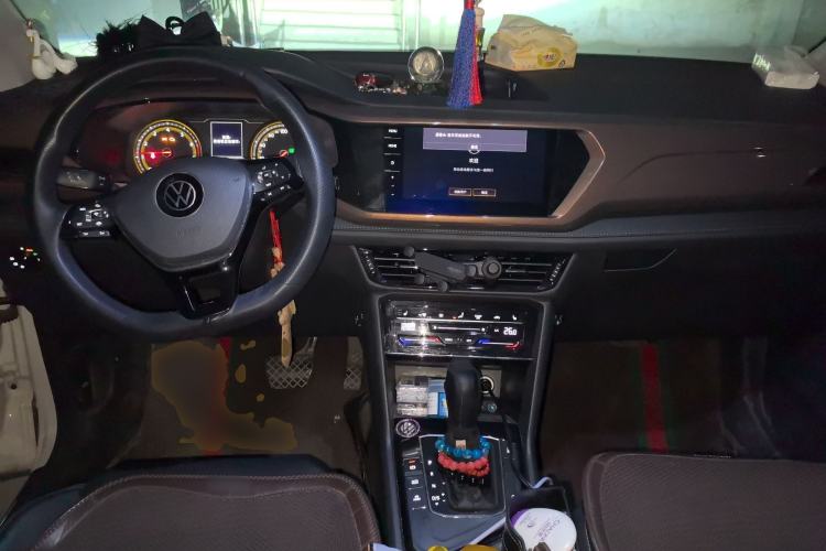 Used Volkswagen Tharu 2021 280TSI Two-Wheel-Drive Luxury Plus Edition Center Console