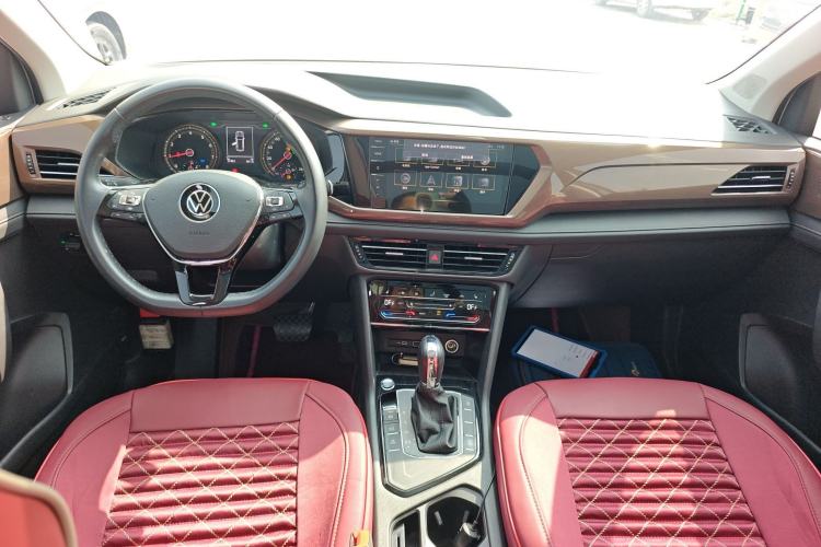 Used Volkswagen Tharu 2021 280TSI Two-Wheel-Drive Luxury Edition Center Console