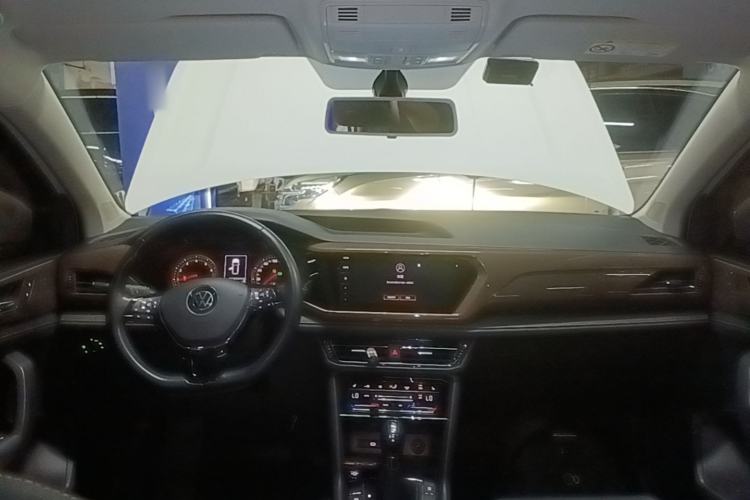 Used Volkswagen Tharu 2021 280TSI Two-Wheel-Drive Luxury Plus Edition Center Console
