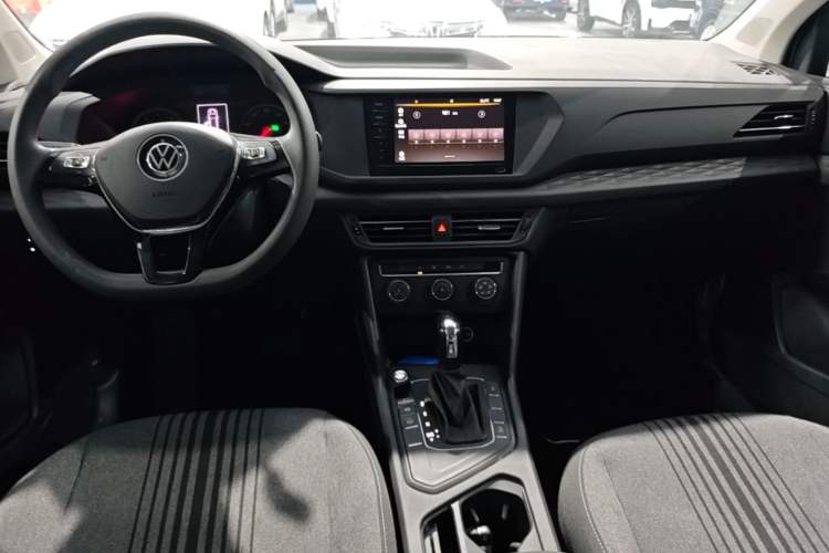 Used Volkswagen Tharu 2021 280TSI Two-Wheel Drive Trend Edition Center Console