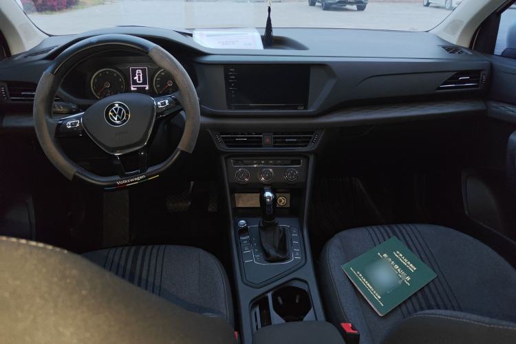 Used Volkswagen Tharu 2021 280TSI Two-Wheel Drive Trend Edition Center Console