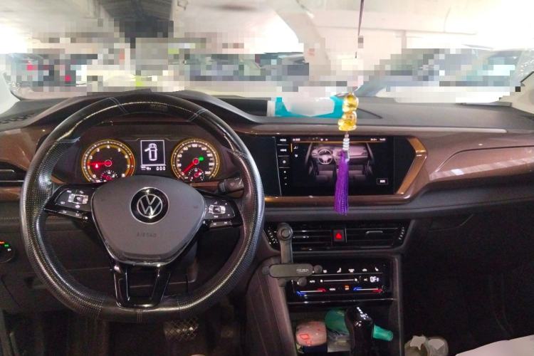 Used Volkswagen Tharu 2021 280TSI Two-Wheel-Drive Luxury Plus Edition Center Console