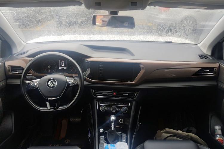 Used Volkswagen Tharu 2021 280TSI Two-Wheel-Drive Luxury Edition Center Console