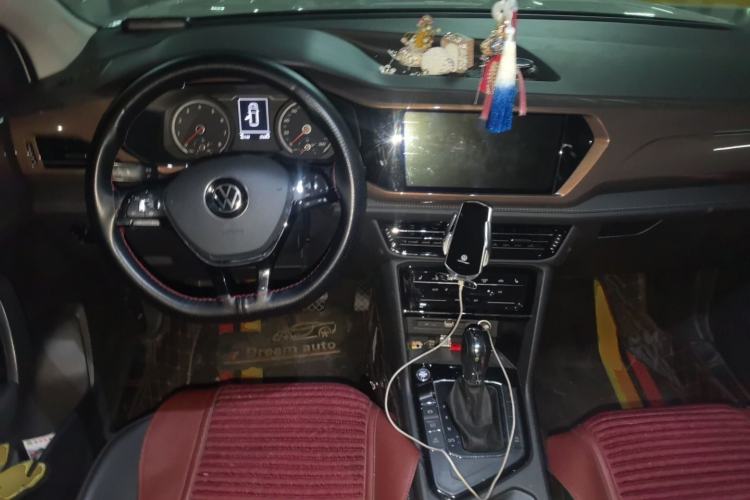 Used Volkswagen Tharu 2021 280TSI Two-Wheel-Drive Luxury Plus Edition Center Console