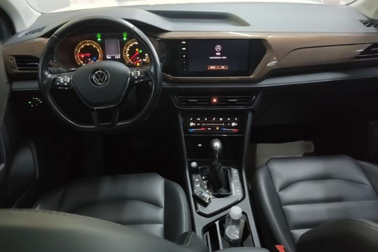 Used Volkswagen Tharu 2021 280TSI Two-Wheel-Drive Luxury Plus Edition Center Console