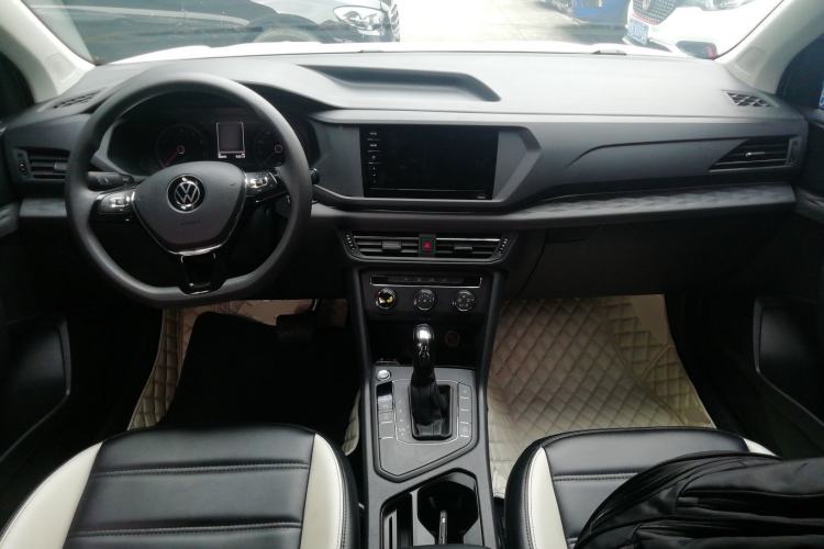 Used Volkswagen Tharu 2021 280TSI Two-Wheel Drive Trend Edition Center Console