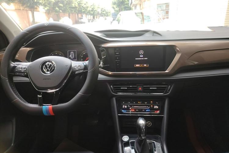 Used Volkswagen Tharu 2021 280TSI Two-Wheel-Drive Luxury Edition Center Console