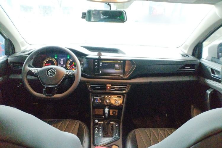 Used Volkswagen Tharu 2021 280TSI Two-Wheel Drive Trend Edition Center Console