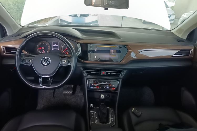 Used Volkswagen Tharu 2021 280TSI Two-Wheel Drive Comfort Edition Center Console