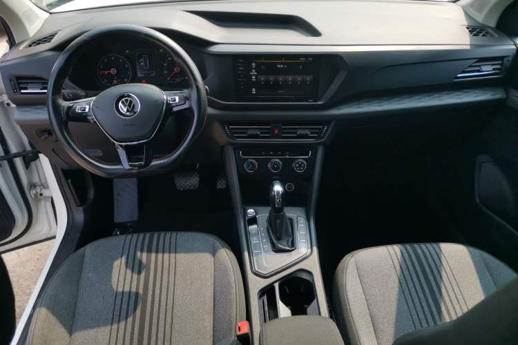 Used Volkswagen Tharu 2021 280TSI Two-Wheel Drive Trend Edition Center Console