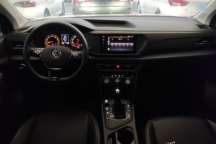 Used Volkswagen Tharu 2021 280TSI Two-Wheel Drive Trend Edition Center Console