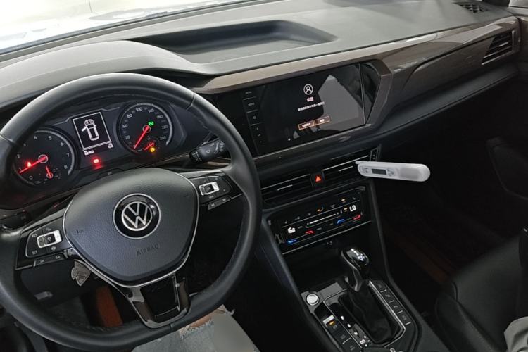 Used Volkswagen Tharu 2021 280TSI Two-Wheel-Drive Luxury Plus Edition Center Console