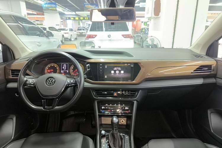 Used Volkswagen Tharu 2021 280TSI Two-Wheel Drive Comfort Edition Center Console