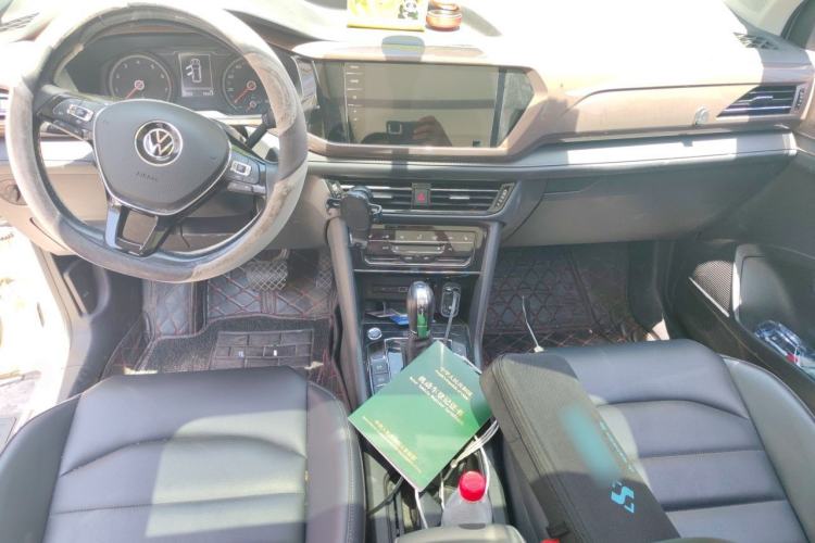 Used Volkswagen Tharu 2021 280TSI Two-Wheel-Drive Luxury Edition Center Console