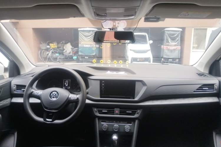 Used Volkswagen Tharu 2021 280TSI Two-Wheel Drive Trend Edition Center Console