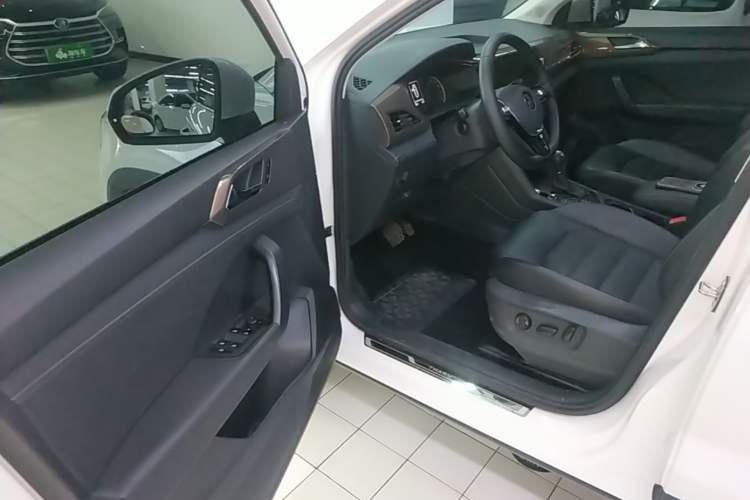 Used Volkswagen Tharu 2021 280TSI Two-Wheel-Drive Luxury Plus Edition Driver Seat