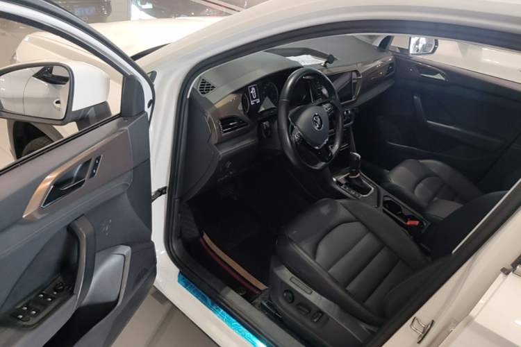 Used Volkswagen Tharu 2021 280TSI Two-Wheel-Drive Luxury Plus Edition Driver Seat