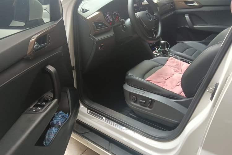 Used Volkswagen Tharu 2021 280TSI Two-Wheel-Drive Luxury Plus Edition Driver Seat