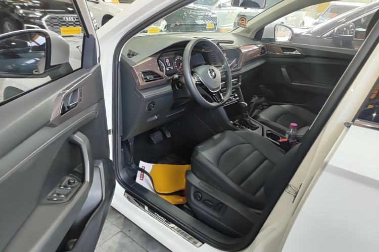 Used Volkswagen Tharu 2021 280TSI Two-Wheel-Drive Luxury Plus Edition Driver Seat