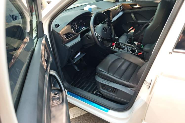 Used Volkswagen Tharu 2021 280TSI Two-Wheel-Drive Luxury Plus Edition Driver Seat