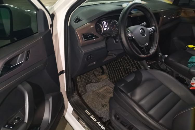 Used Volkswagen Tharu 2021 280TSI Two-Wheel-Drive Luxury Plus Edition Driver Seat