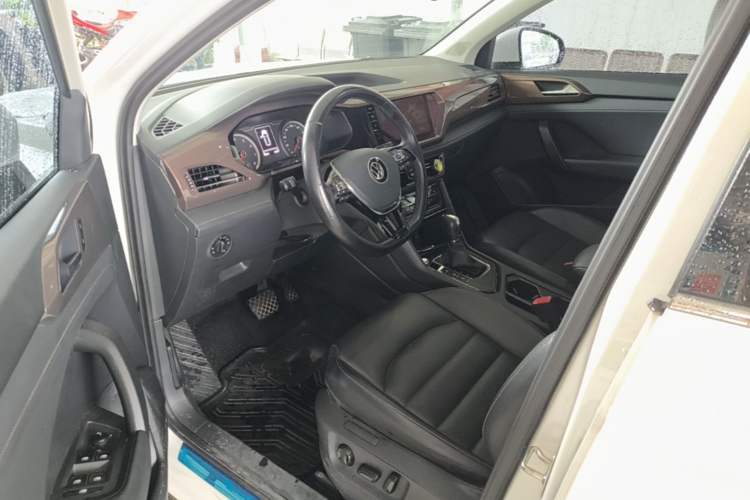 Used Volkswagen Tharu 2021 280TSI Two-Wheel-Drive Luxury Plus Edition Driver Seat
