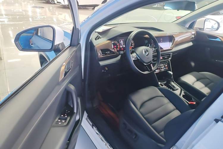 Used Volkswagen Tharu 2021 280TSI Two-Wheel-Drive Luxury Plus Edition Driver Seat