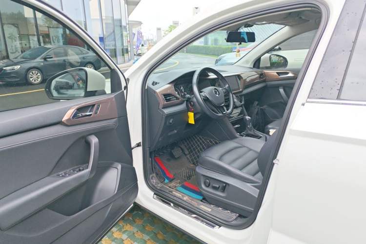 Used Volkswagen Tharu 2021 280TSI Two-Wheel-Drive Luxury Plus Edition Driver Seat
