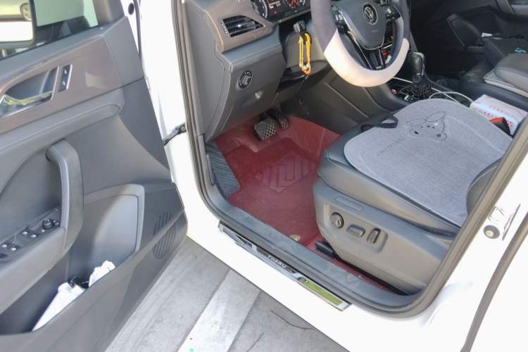 Used Volkswagen Tharu 2021 280TSI Two-Wheel-Drive Luxury Plus Edition Driver Seat