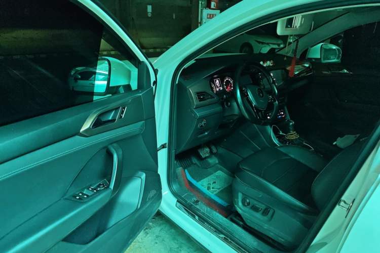 Used Volkswagen Tharu 2021 280TSI Two-Wheel-Drive Luxury Edition Driver Seat