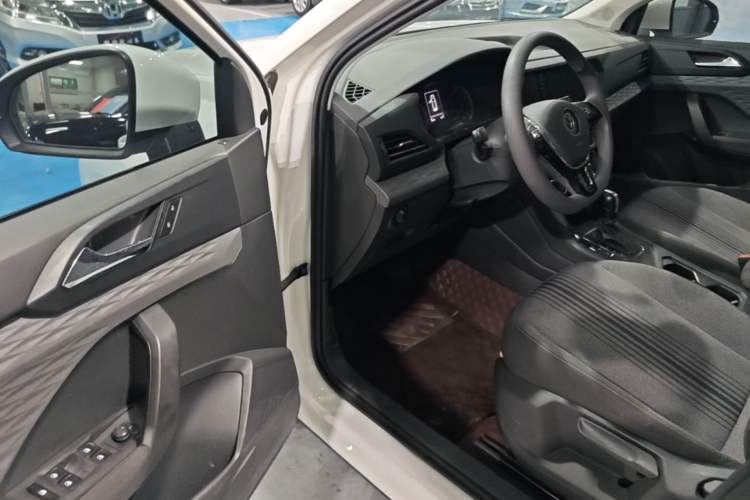 Used Volkswagen Tharu 2021 280TSI Two-Wheel Drive Trend Edition Driver Seat
