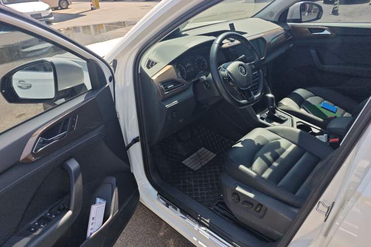 Used Volkswagen Tharu 2021 280TSI Two-Wheel-Drive Luxury Plus Edition Driver Seat
