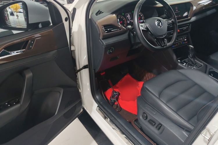 Used Volkswagen Tharu 2021 330TSI All-Wheel Drive Luxury PLUS Version Driver Seat