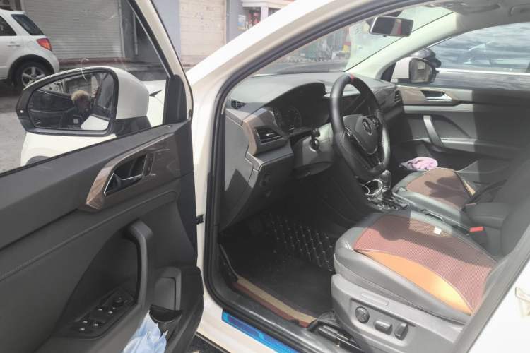 Used Volkswagen Tharu 2021 280TSI Two-Wheel-Drive Luxury Plus Edition Driver Seat