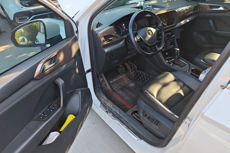 Used Volkswagen Tharu 2021 280TSI Two-Wheel-Drive Luxury Edition Driver Seat