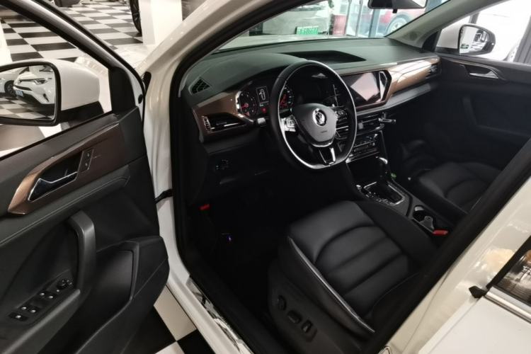 Used Volkswagen Tharu 2021 330TSI All-Wheel Drive Luxury PLUS Version Driver Seat