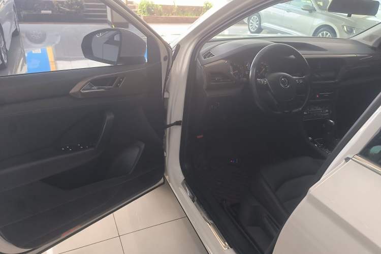 Used Volkswagen Tharu 2021 280TSI Two-Wheel-Drive Luxury Edition Driver Seat