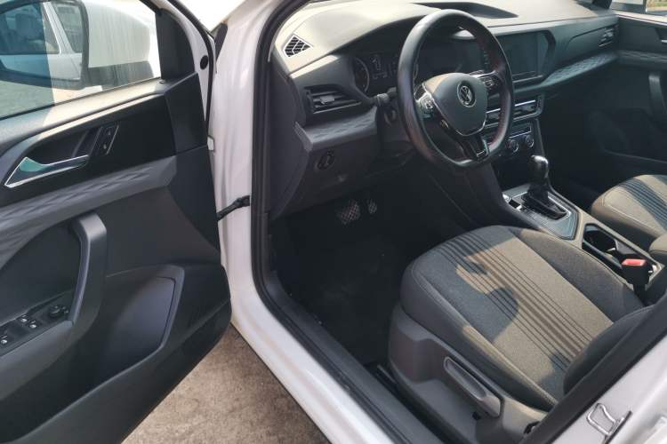 Used Volkswagen Tharu 2021 280TSI Two-Wheel Drive Trend Edition Driver Seat
