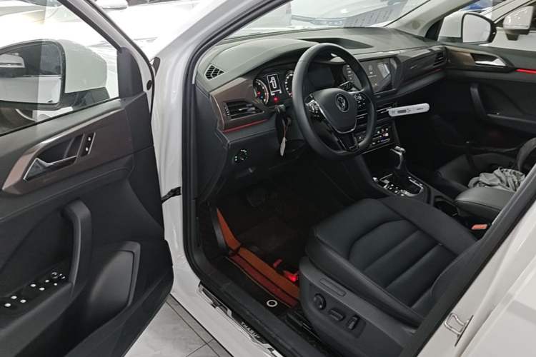 Used Volkswagen Tharu 2021 280TSI Two-Wheel-Drive Luxury Plus Edition Driver Seat