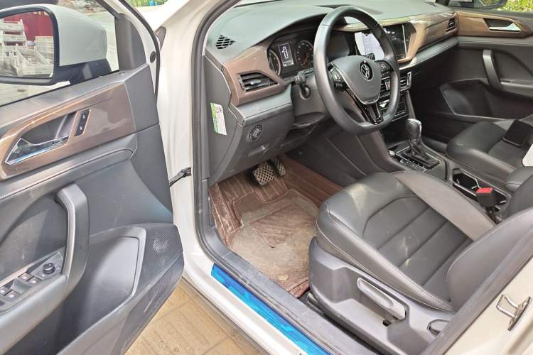 Used Volkswagen Tharu 2021 280TSI Two-Wheel Drive Trend Edition Driver Seat