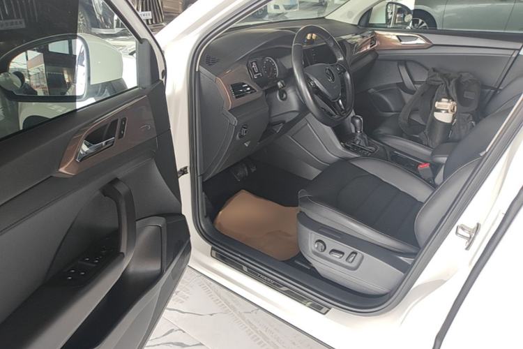 Used Volkswagen Tharu 2021 280TSI Two-Wheel-Drive Luxury Plus Edition Driver Seat